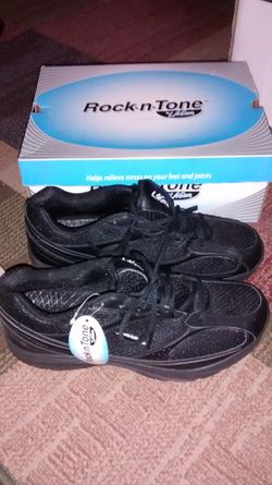 Women's L.A. Gear fitness shoes