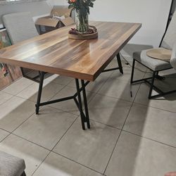 Dinning Table 
