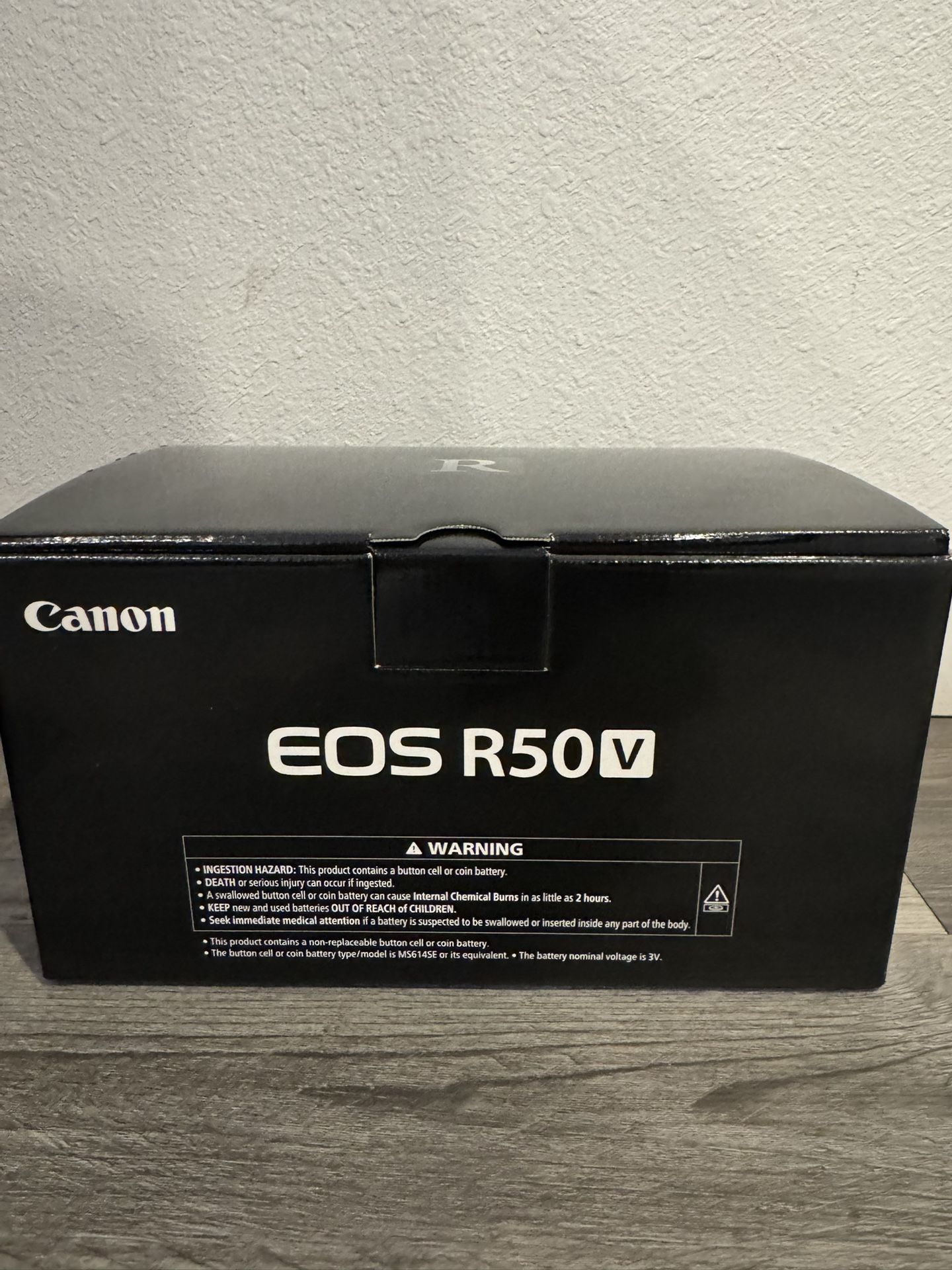 Canon EOS R50V