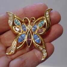 Independent Beautiful Rhinestone Butterfly Brooch - Vintage & collectibles