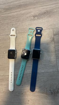 3 Apple Watches for parts