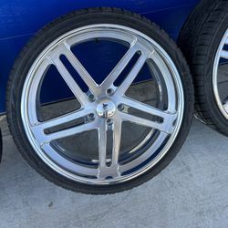 INTRO WHEELS 22 STAGGER.  5x5.  LEXANI TIRES 