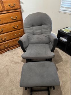 Storkcraft Premium Hoop Glider and Ottoman