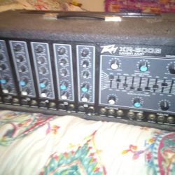 Pevey XR600 Amp Mixer And Two Pevey Speaker's Included A Mic And Speaker Cords Ready For Dj Set Up All Work Great Asking For All 300$ Great Deal