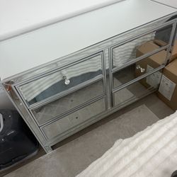 Mirror Dresser 