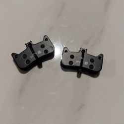 BRAND NEW formula brake pads 2 pairs(universal 4 piston brake pads)