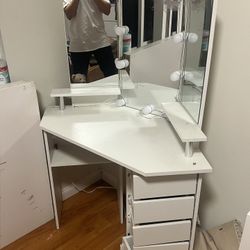 White Vanity Makeup Desk w/ Lighted Mirror & Drawers