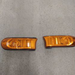 Toyota FJ Cruiser OEM Front Signal Light Assembly  "MAKE OFFER"