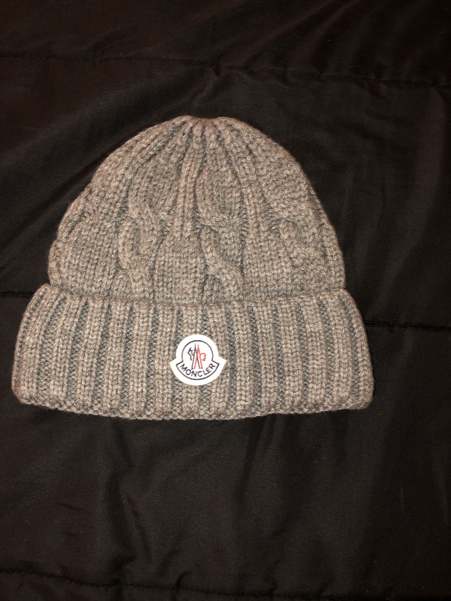 Moncler hat