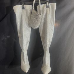 Women’s diamond boots knee-high with purse $10size 6