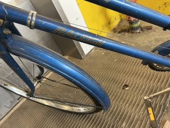 Woman’s Raleigh Bike