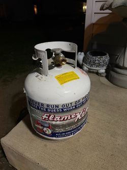 FlameKing Propane Tank with Built-In Gauge