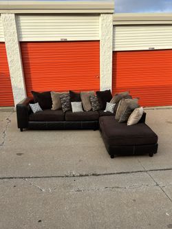 🌺FREE DELIVERY🌺 BROWN SECTIONAL