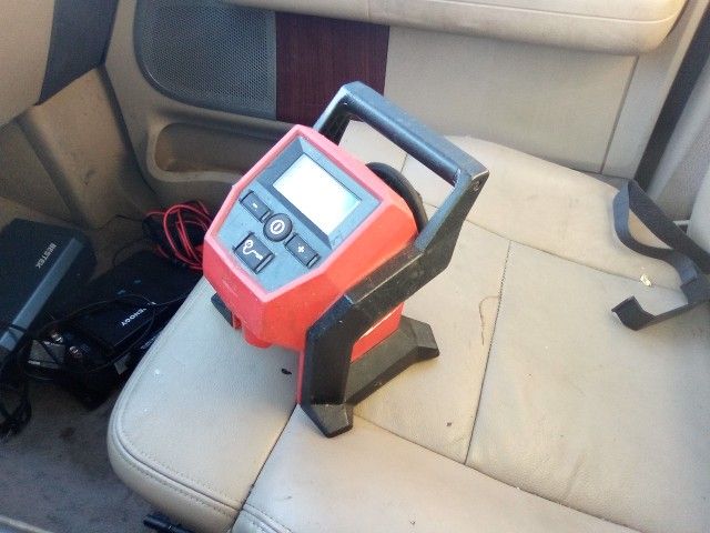 Milwaukee Compact Inflator