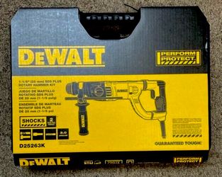 $175 New DEWALT 8.5 Amp 1-1/8 in. Corded SDS-PLUS D-Handle Concrete/Masonry Rotary Hammer Drill