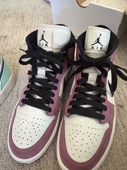 Women’s Air Jordan 1 Mid SE | Light Mulberry, Black
