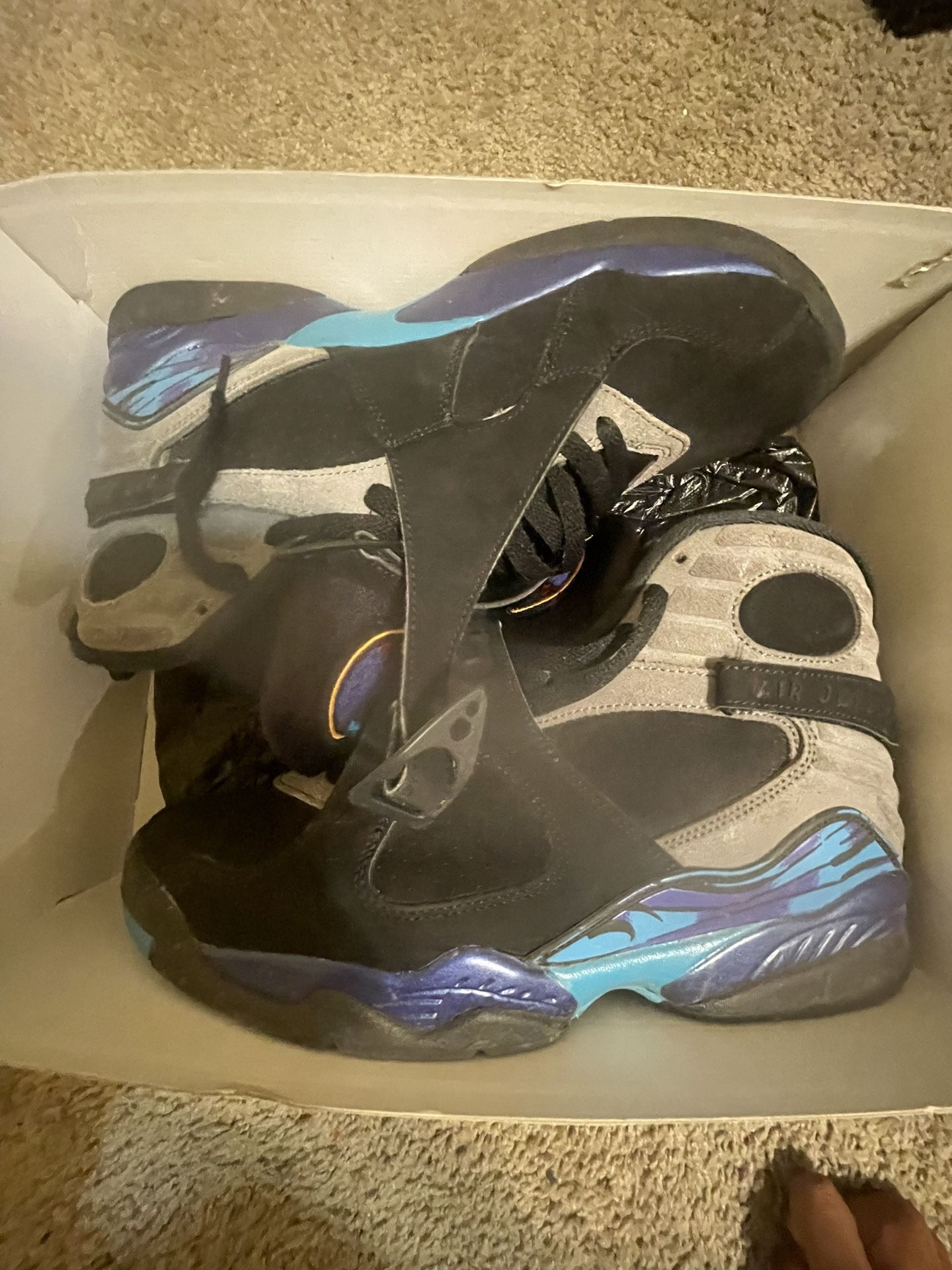 Aqua 8s