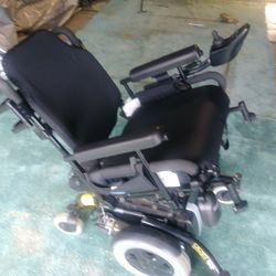 Invacare Electric Wheelchair Brand New Batteries Like Brand New 500 Bucks