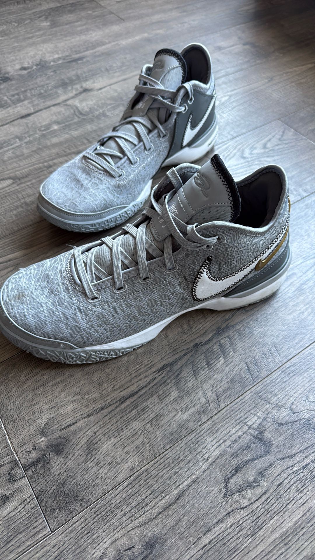 Nike Gray men’s Shoes Size 11