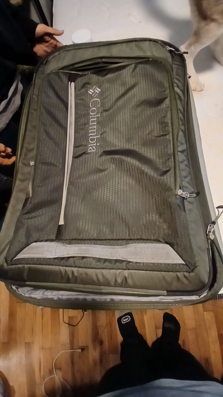 Columbia XL Suitcase.