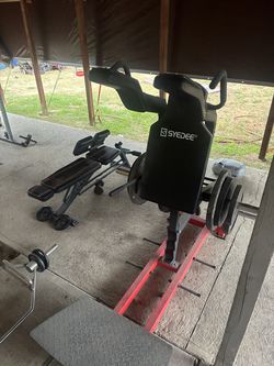 V squat machine