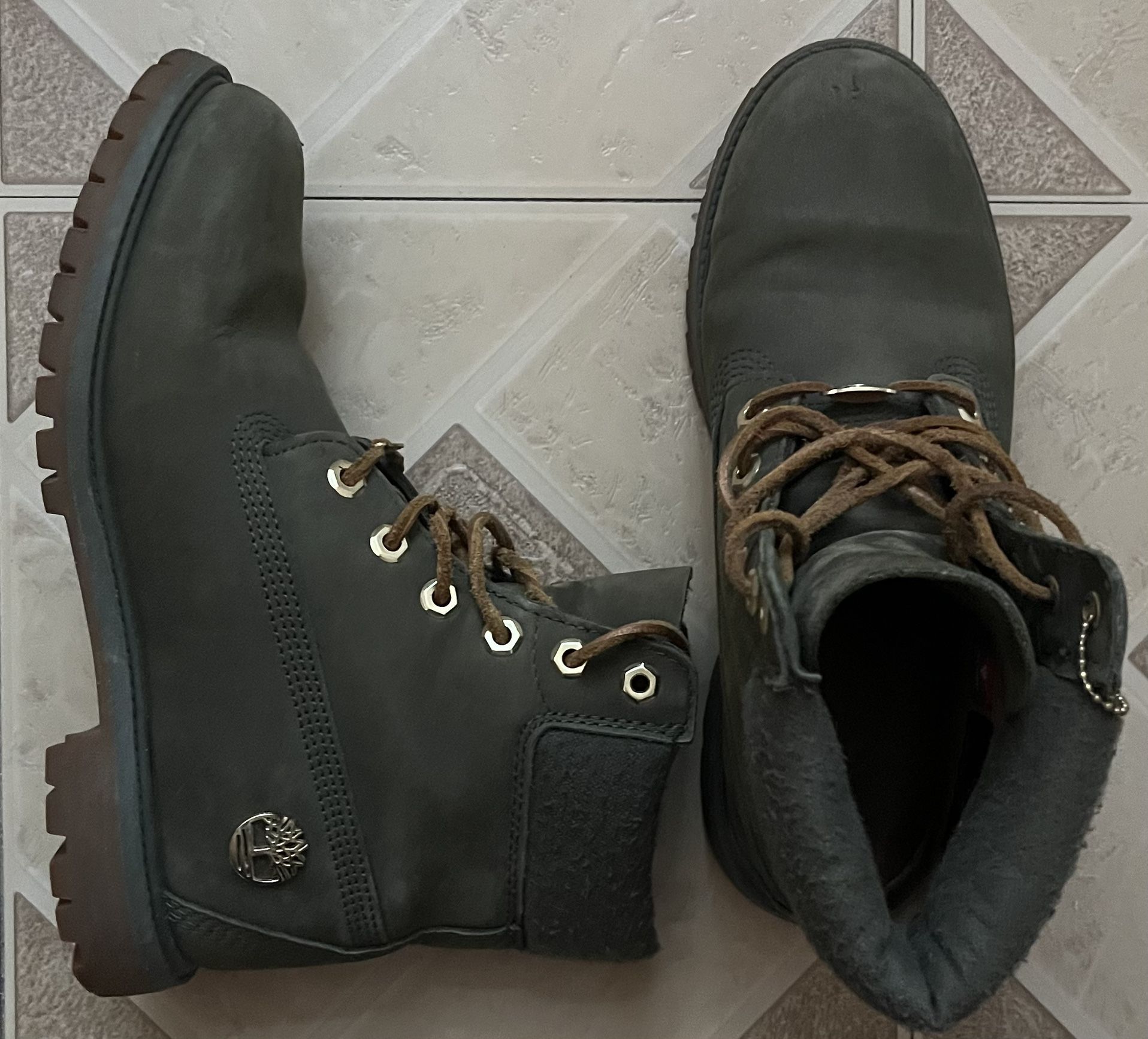 Green Timberland Women’s Size 8.5