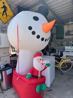 Snow man inflate