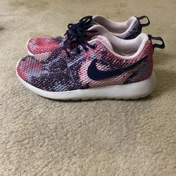 Roshe Runs Sz 6.5