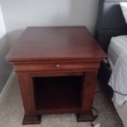 Designer Solid Wood End Table With Drawer