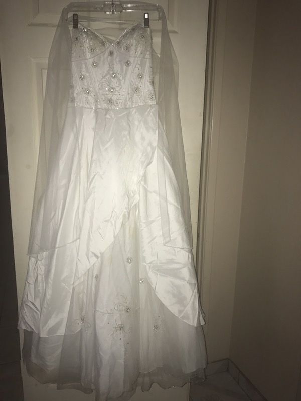 Vestido de Novia 👰🏻 con chal(shawl)Guantes (Gloves) y cojín Blanco para poner los anillos.OBO!