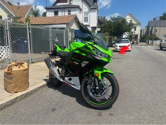 2022 Kawasaki  Ninja 400 abs KRT edition