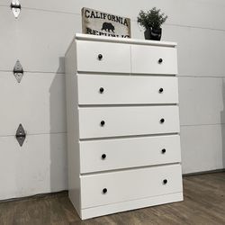 Excellent Condition White 6-Drawer Dresser w/ Black Knobs | HUGE!