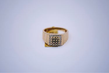 10 K gold cluster Rolex style ring