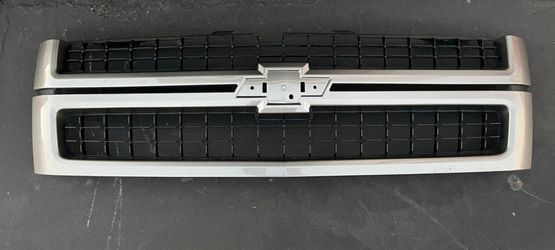 07-10 Silverado 2500 HD Grill.