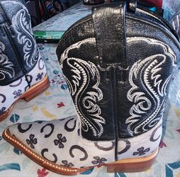 Brand New Toddler Boots Size 10