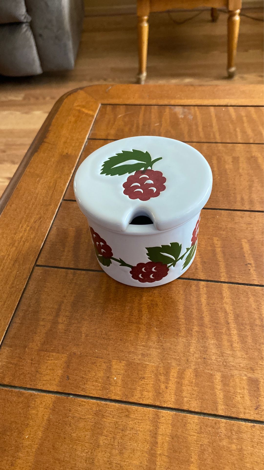 Kitchen jam/condiment jar with lid