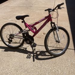 Beautiful girls bicycle 24 inch sold as is