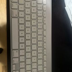 Apple Keyboard 