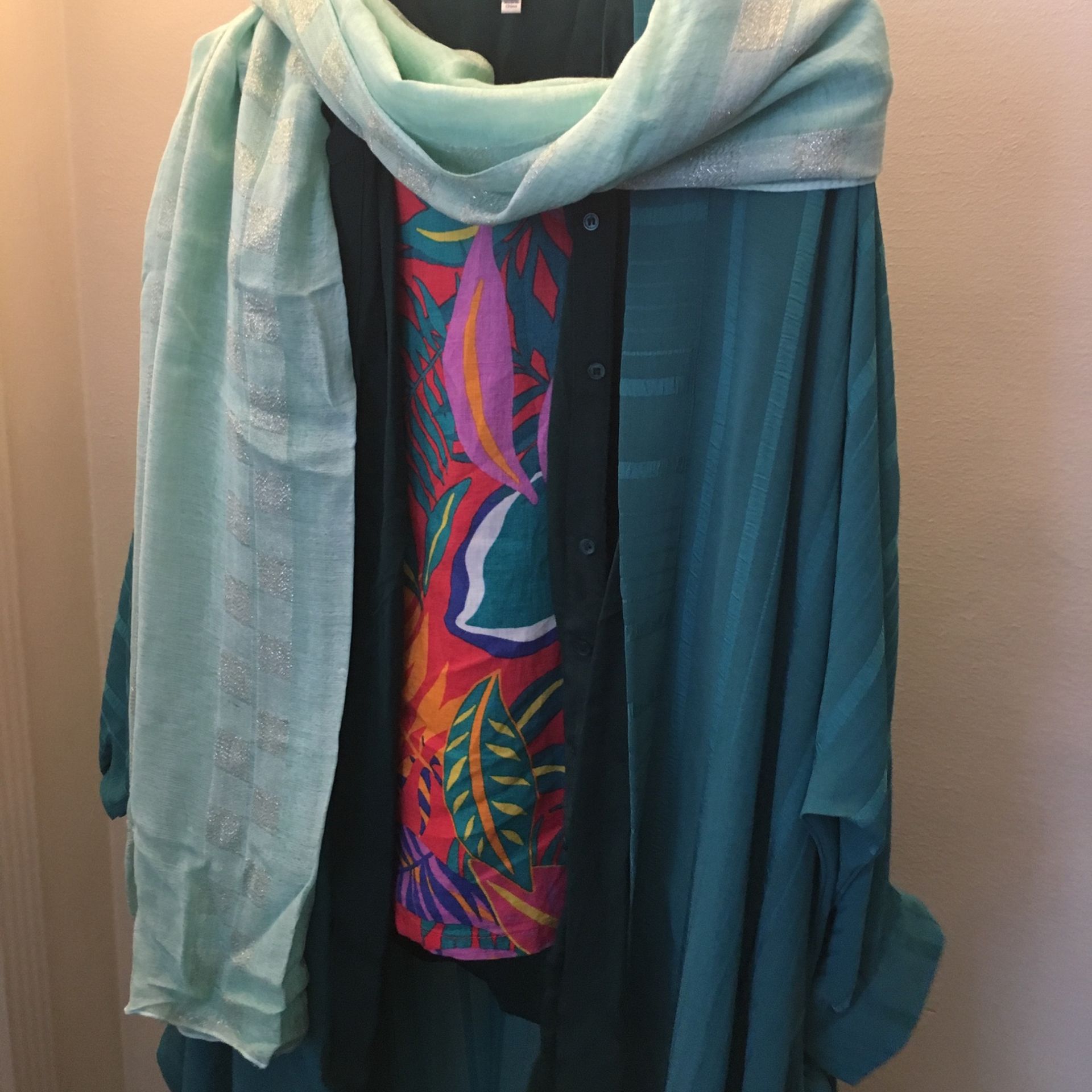 set of 4-piece ladies attire