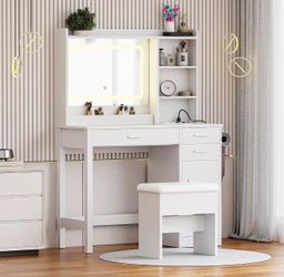 New Makeup Vanity