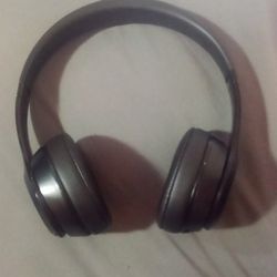 ($60)Beats Solo 3 Bluetooth Headphones 