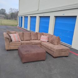 Sectional Couch Sofa Ottoman Modern - Delivery Available 