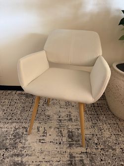 Chair ivory