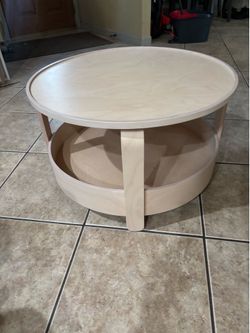 Table, chairs & coffee table