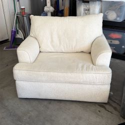 Oversized Living Spaces Livingroom Chair