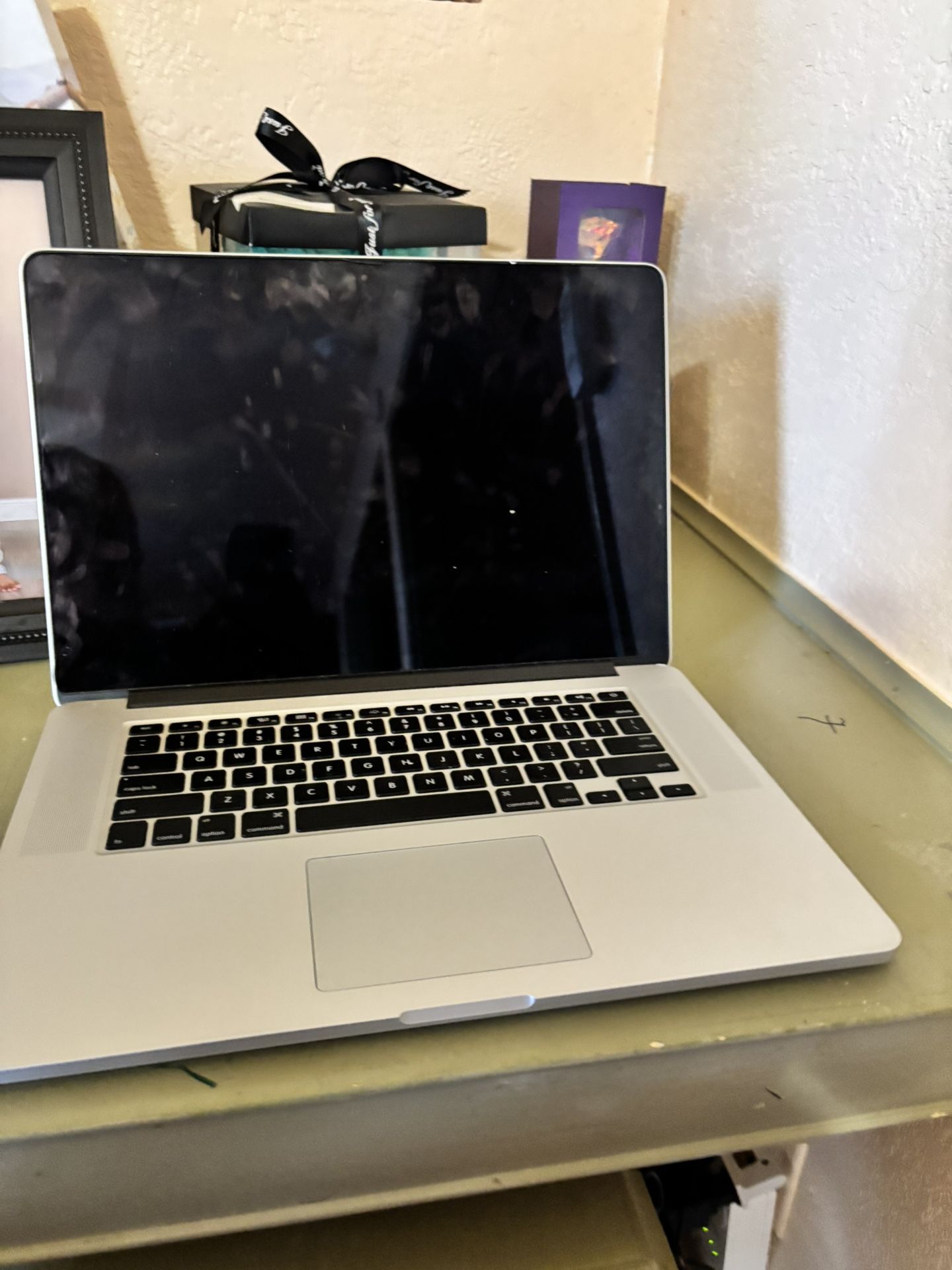 Laptop macOS Catalina 15.4 Inches