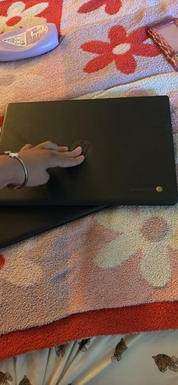 Chromebook parts and 1 works