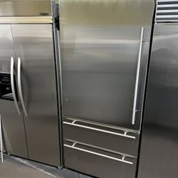 Viking 36”Wide Built In Bottom Freezer Stainless Steel With Internal Water/Ice