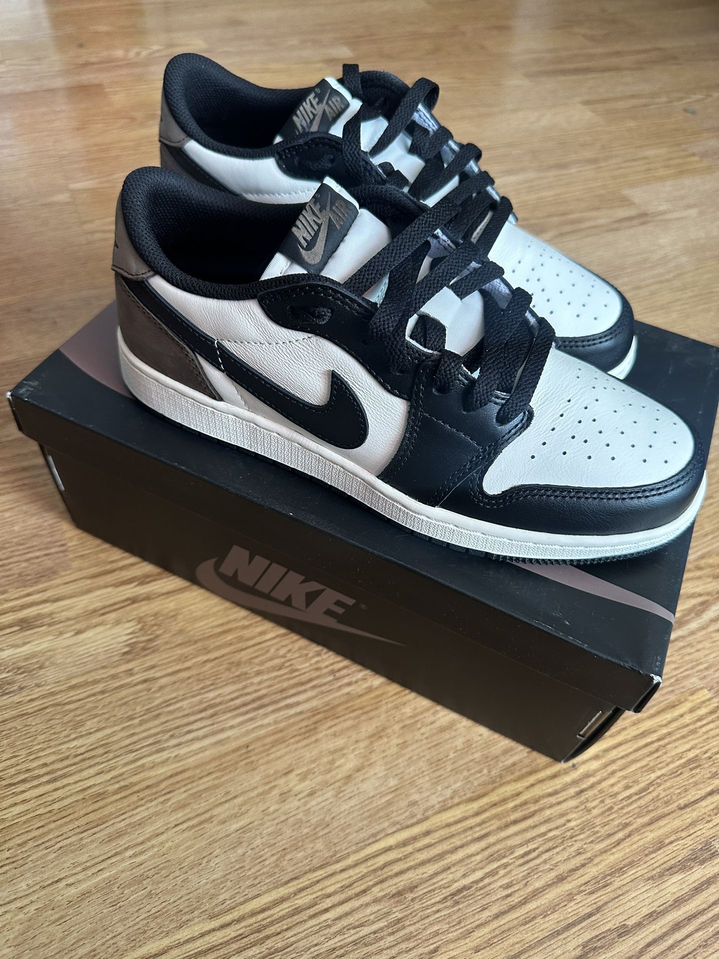 Air Jordan Retro 1 Low “Mocha” Size 7y