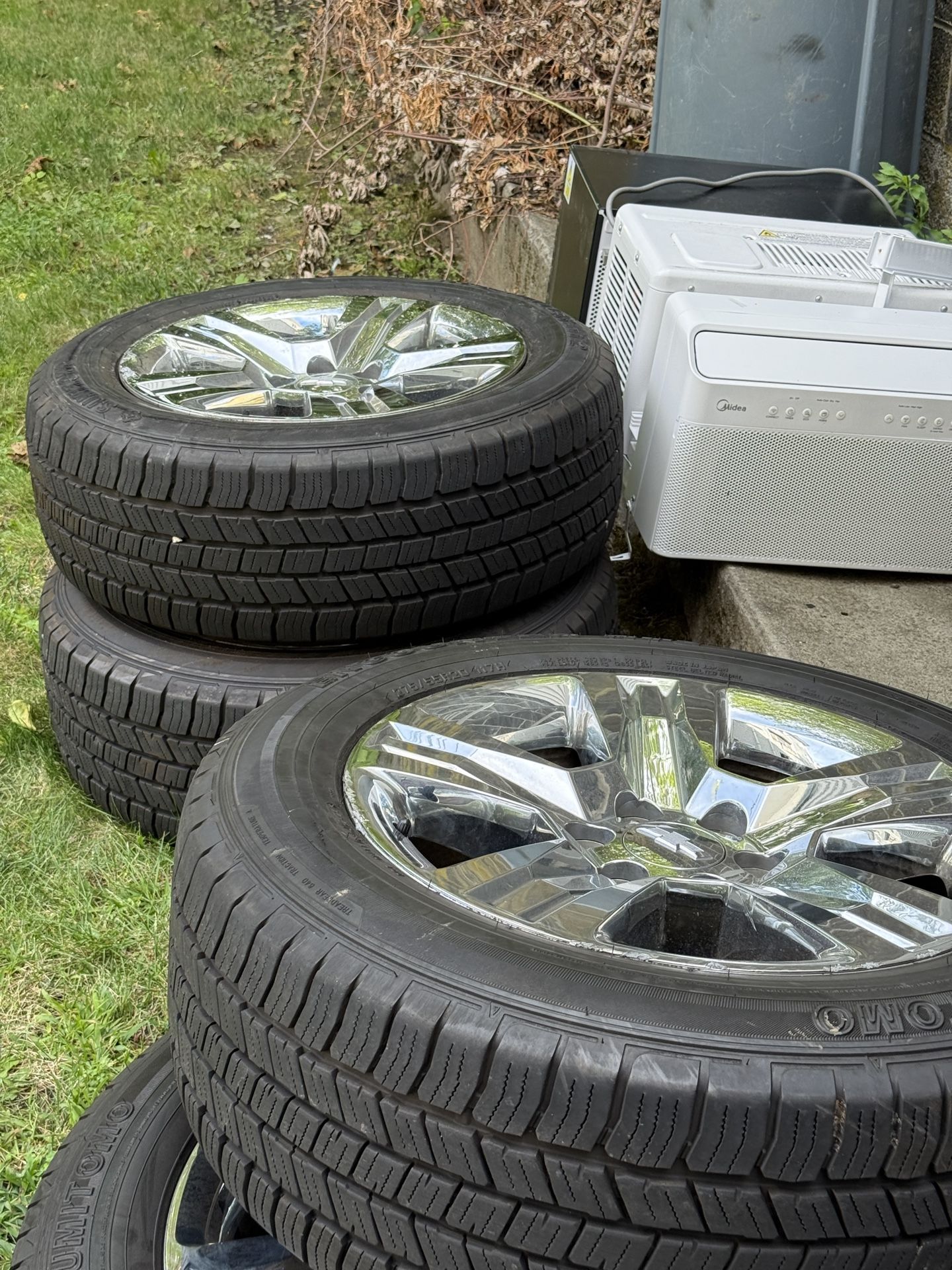Set Of 4 Rims & Tires
